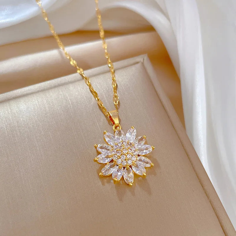 【Copper Micro-Inlaid Zircon】Fashionable Sunflower Zircon Pendant Necklace for Women Elegant Ladies Banquet Wedding Jewelry Gift