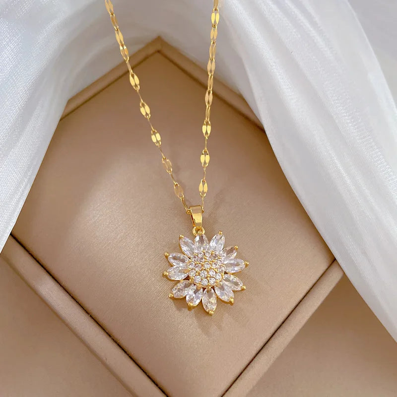 【Copper Micro-Inlaid Zircon】Fashionable Sunflower Zircon Pendant Necklace for Women Elegant Ladies Banquet Wedding Jewelry Gift