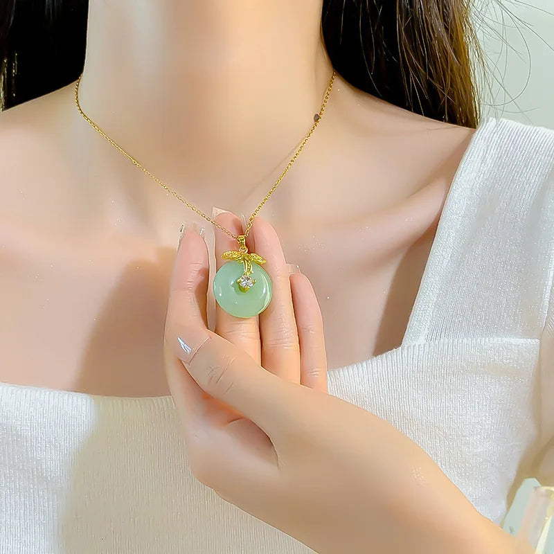 [Copper] Fashionable Chinese Style Imitation Jade Lucky Leaf Amulet Pendant Necklace Anniversary Gift for Family